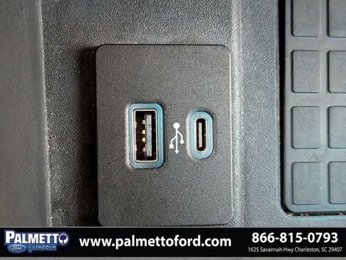 Used 2022 Ford F250 Lariat w/ Black Appearance Pkg AWD/4WD image 23