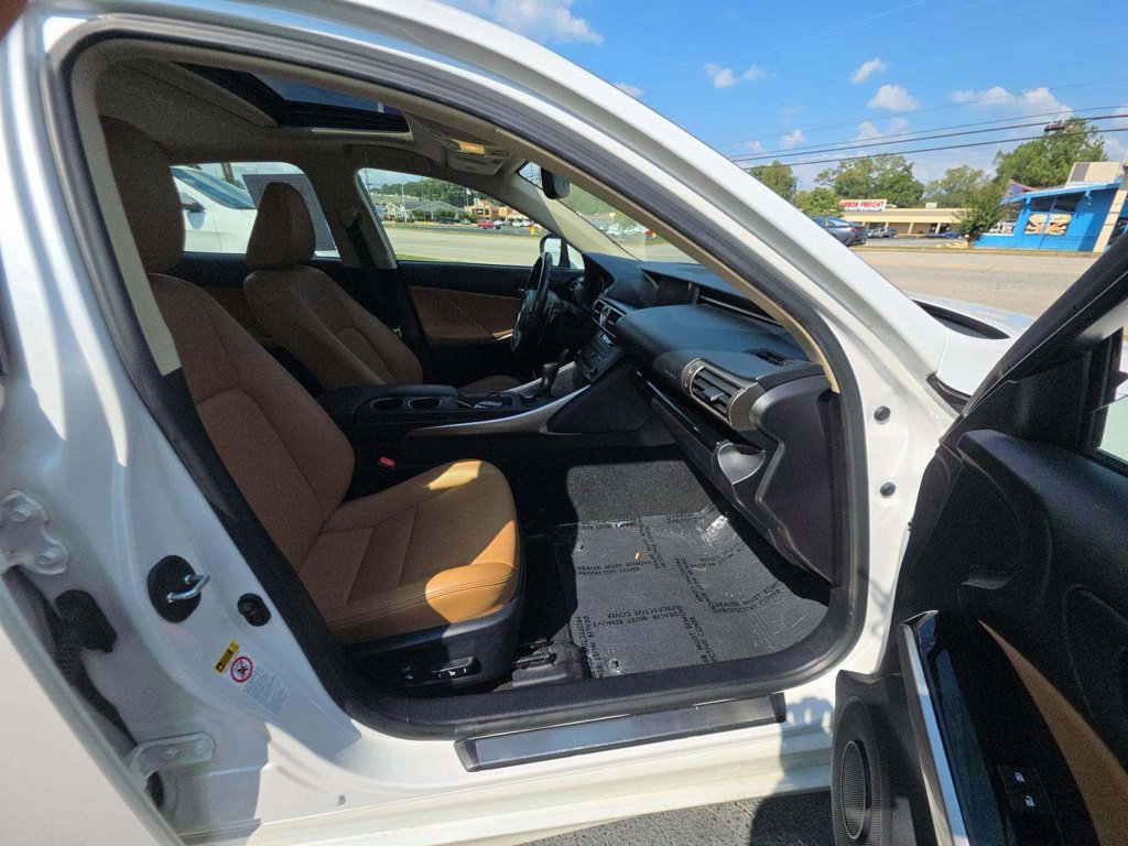 Used 2016 Lexus IS 200t w/ Premium Package RWD image 9