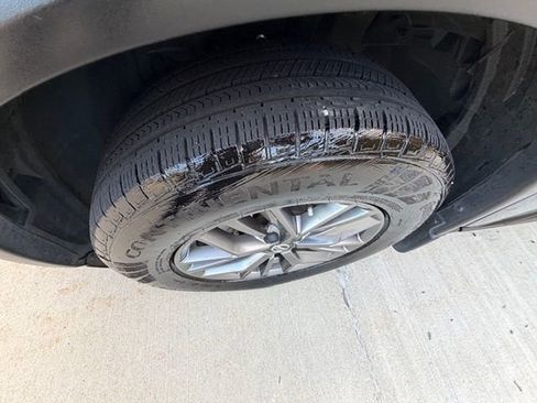 Used 2021 Nissan Rogue S image 27