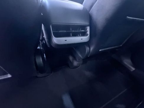 Used 2023 Tesla Model Y Long Range image 37