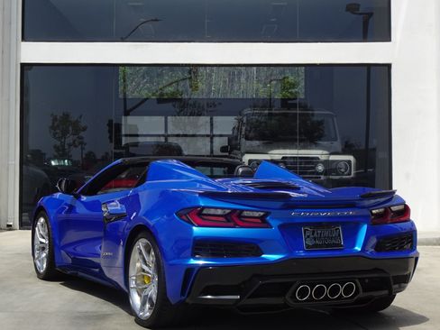 Used 2025 Chevrolet Corvette Z06 w/ Chrome Exterior Badge Package RWD image 5