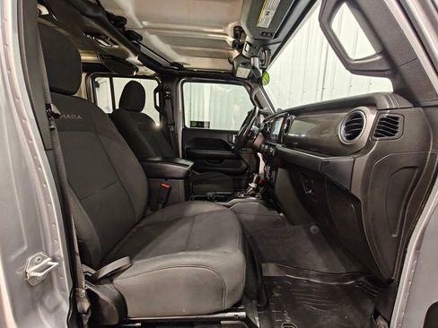 Used 2019 Jeep Wrangler Unlimited Sahara AWD/4WD image 22