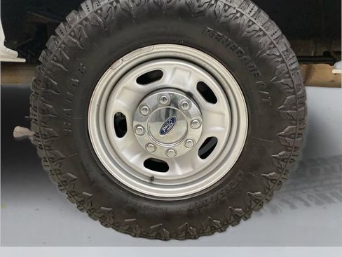 Used 2015 Ford F250 XL w/ Power Equipment Group image 12