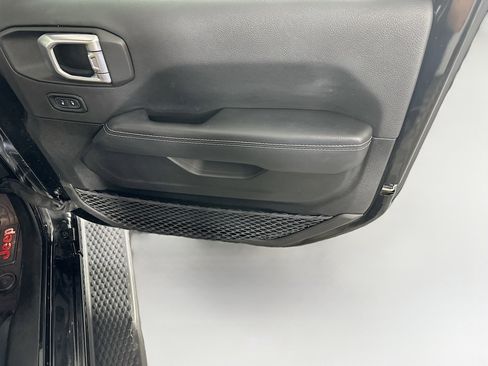 Used 2022 Jeep Wrangler Sahara w/ Cold Weather Group image 30