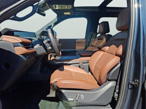 New 2026 Lincoln Navigator Reserve AWD/4WD image 9