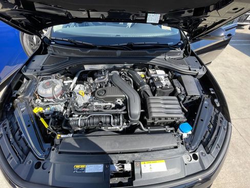 Used 2025 Volkswagen Jetta SE image 32