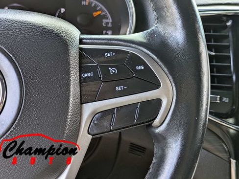 Used 2019 Jeep Grand Cherokee Altitude RWD image 30