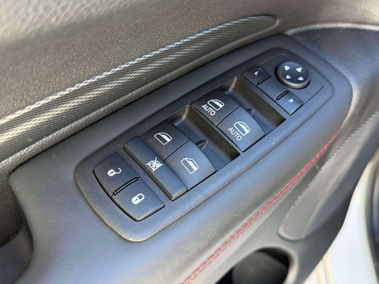 Used 2025 Dodge Durango R/T AWD/4WD image 17