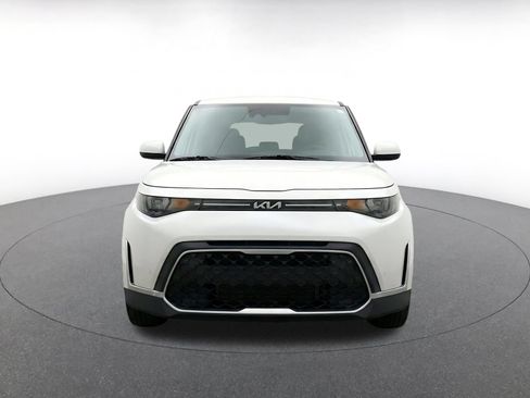 Used 2025 Kia Soul LX w/ LX Technology Package FWD image 2