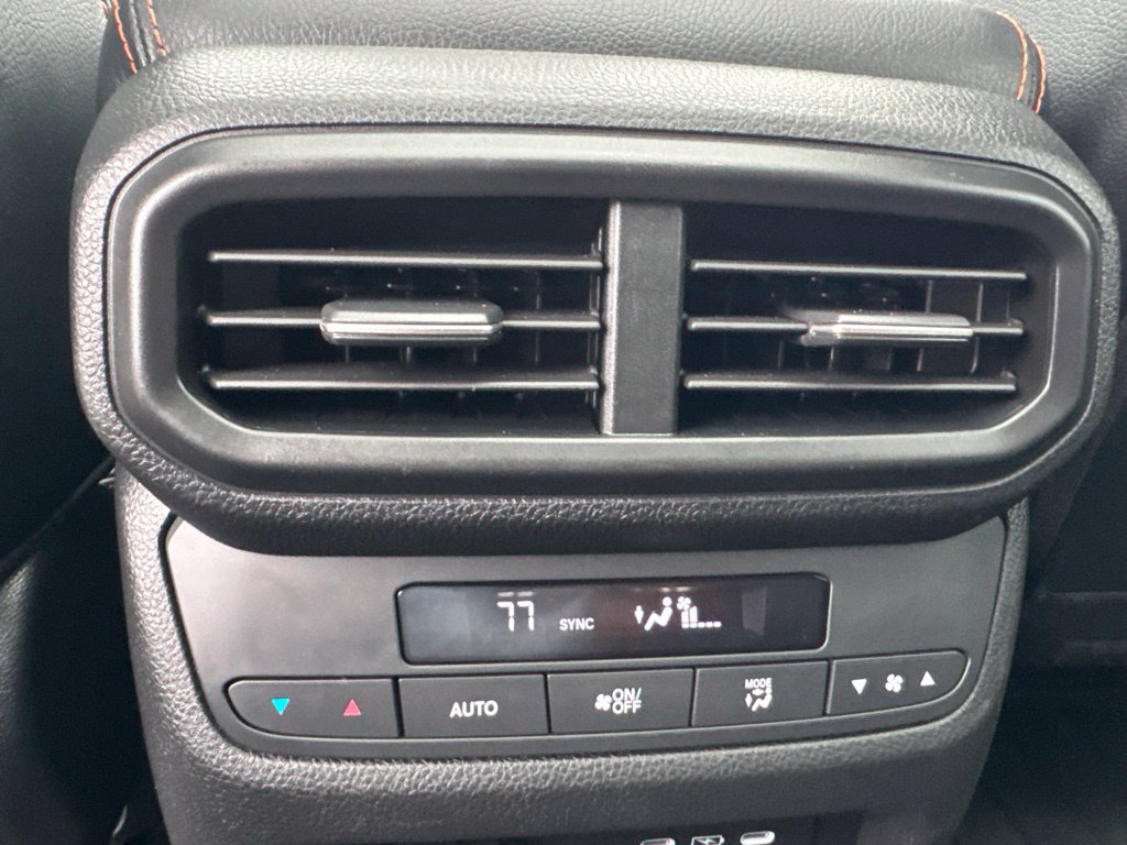Used 2024 Honda Pilot TrailSport image 17