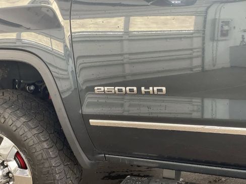 Used 2019 GMC Sierra 2500 SLT w/ Duramax Plus Package image 10