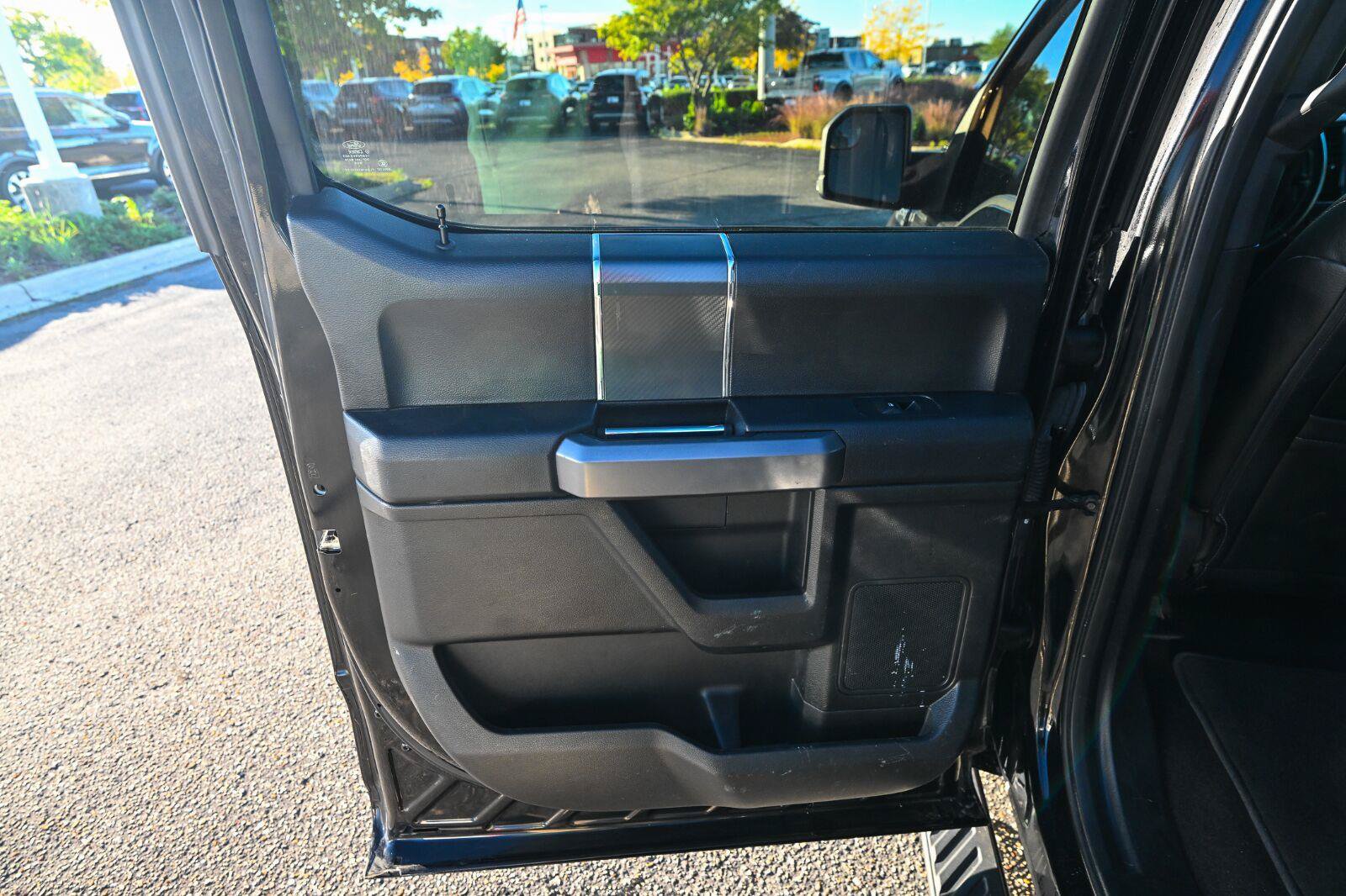 Used 2018 Ford F150 XLT w/ Equipment Group 302A Luxury AWD/4WD image 23