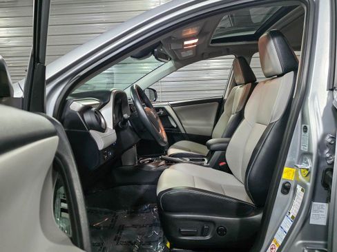 Used 2016 Toyota RAV4 Limited image 14