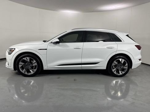 Used 2021 Audi e-tron Prestige w/ Prestige Package AWD/4WD image 2