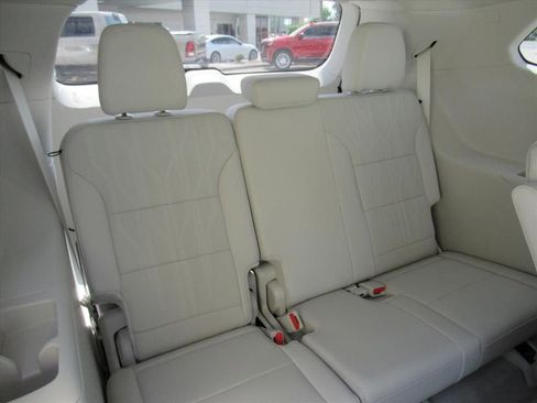 New 2026 Buick Enclave Avenir w/ Super Cruise Package FWD image 30