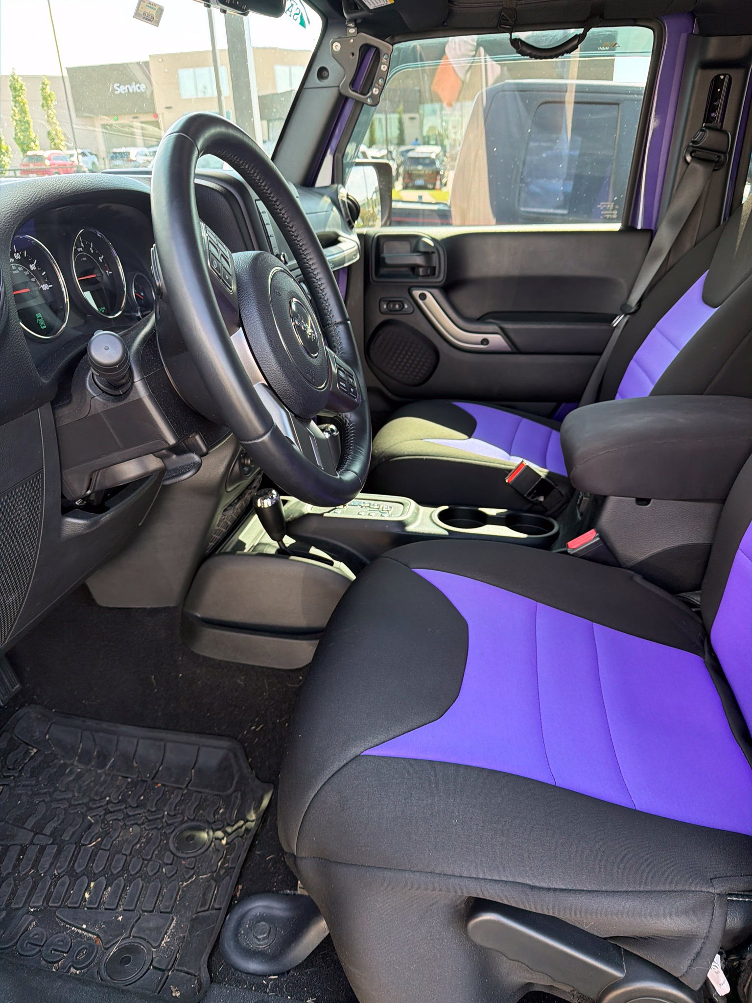 Used 2018 Jeep Wrangler Unlimited Sahara AWD/4WD image 12