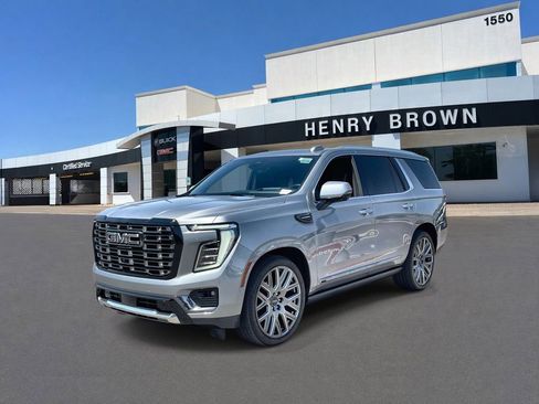 Used 2025 GMC Yukon Denali Ultimate AWD/4WD image 1