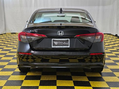 Used 2022 Honda Civic EX image 4