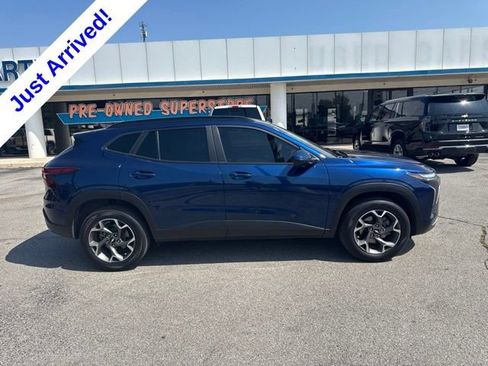 Used 2024 Chevrolet Trax LT w/ Driver Confidence Package FWD image 2