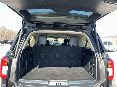 Used 2024 Ford Expedition Max XLT image 18