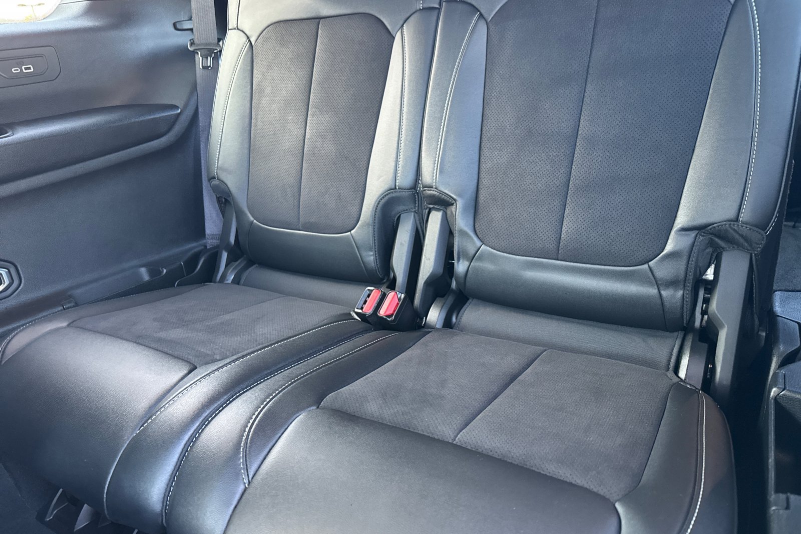 Used 2023 Jeep Grand Cherokee L Laredo AWD/4WD image 18