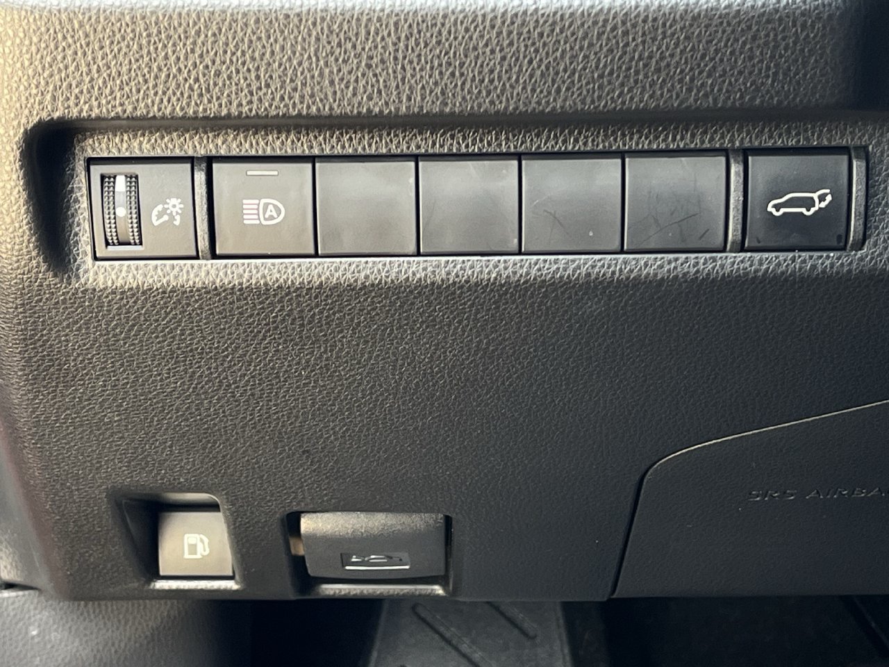 Used 2023 Toyota RAV4 XLE Premium AWD/4WD image 20