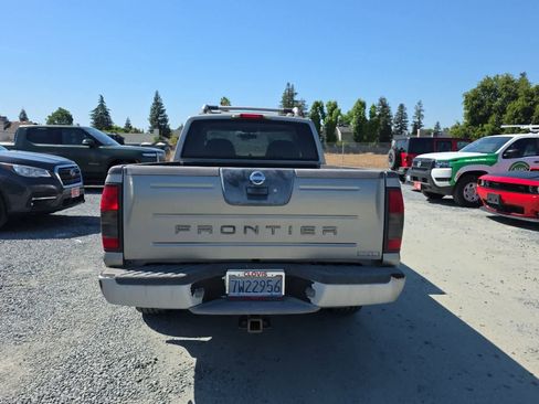 Used 2002 Nissan Frontier SE RWD image 8