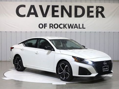 New 2025 Nissan Altima 2.5 SR w/ SR Premium Package image 6