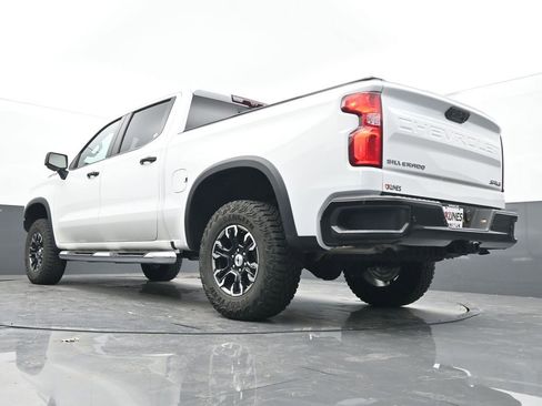Used 2024 Chevrolet Silverado 1500 ZR2 w/ Technology Package AWD/4WD image 29