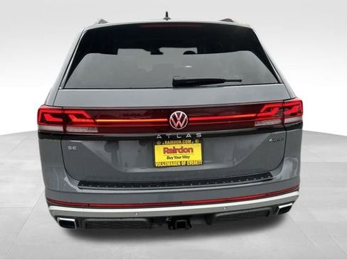 New 2026 Volkswagen Atlas Peak Edition image 6