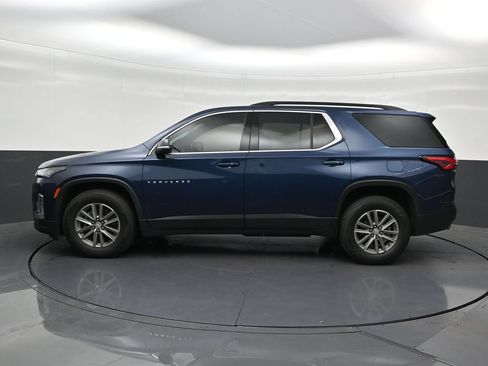 Used 2023 Chevrolet Traverse LT FWD image 2