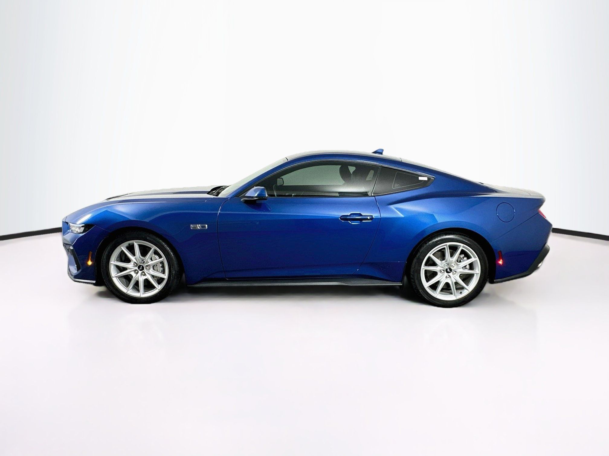 Used 2024 Ford Mustang GT Premium RWD image 4