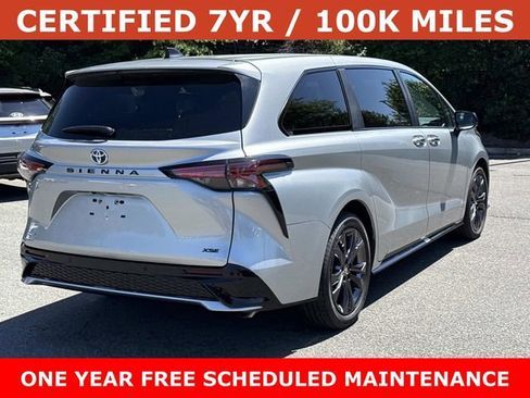 Used 2025 Toyota Sienna XSE FWD image 2