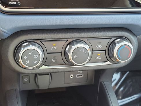 Used 2025 Nissan Versa SV w/ Trunk Package FWD image 12