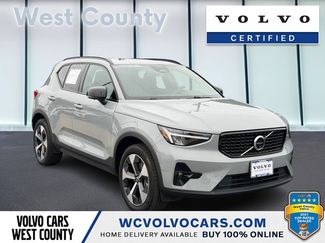 Certified 2025 Volvo XC40 B5 Plus AWD/4WD video 1