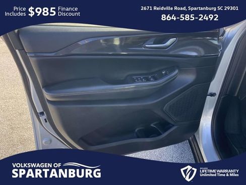 Used 2023 Jeep Grand Cherokee L Laredo image 14