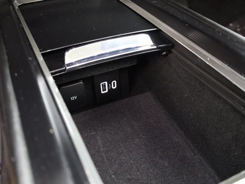 Used 2024 Lincoln Corsair AWD image 55