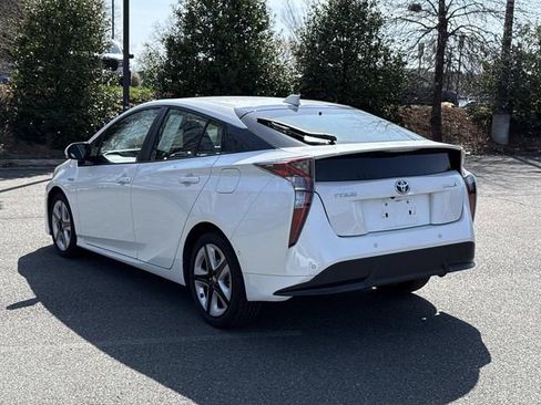 Used 2018 Toyota Prius Four Touring w/ Premium Convenience Package image 4