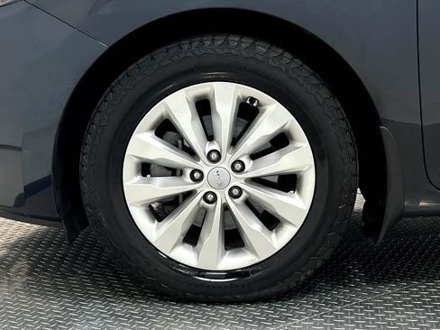 Used 2016 Kia Sedona EX FWD image 37
