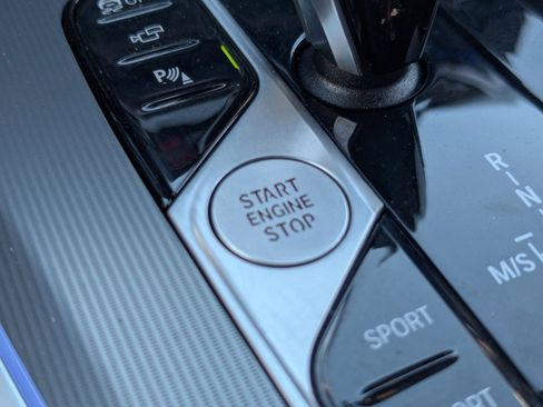 Used 2021 BMW X5 sDrive40i w/ M Sport Package image 32