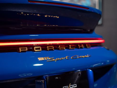 Used 2023 Porsche 911 Sport Classic RWD image 8