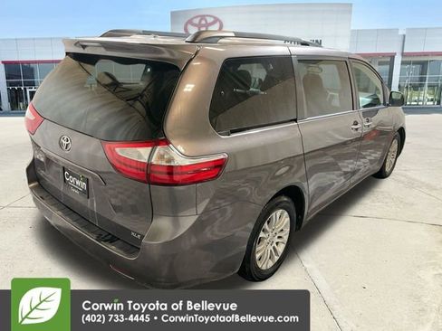 Used 2015 Toyota Sienna XLE image 8