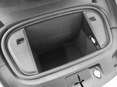 Used 2023 Porsche Taycan image 15