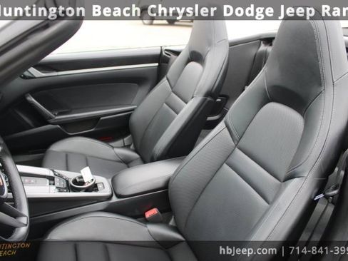 Used 2021 Porsche 911 Carrera w/ Premium Package image 24