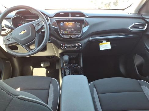 Used 2023 Chevrolet TrailBlazer LT w/ Convenience Package FWD image 10