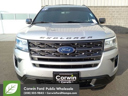 Used 2018 Ford Explorer XLT w/ Equipment Group 202A image 8