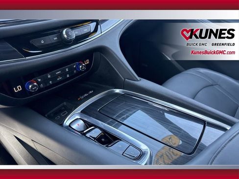 Used 2022 Buick Enclave Premium AWD/4WD image 27