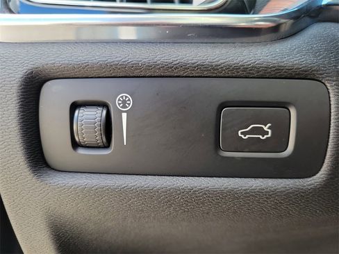 Used 2022 Volvo S60 B5 Momentum image 21