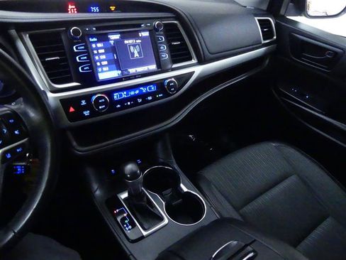 Used 2019 Toyota Highlander Plus image 14