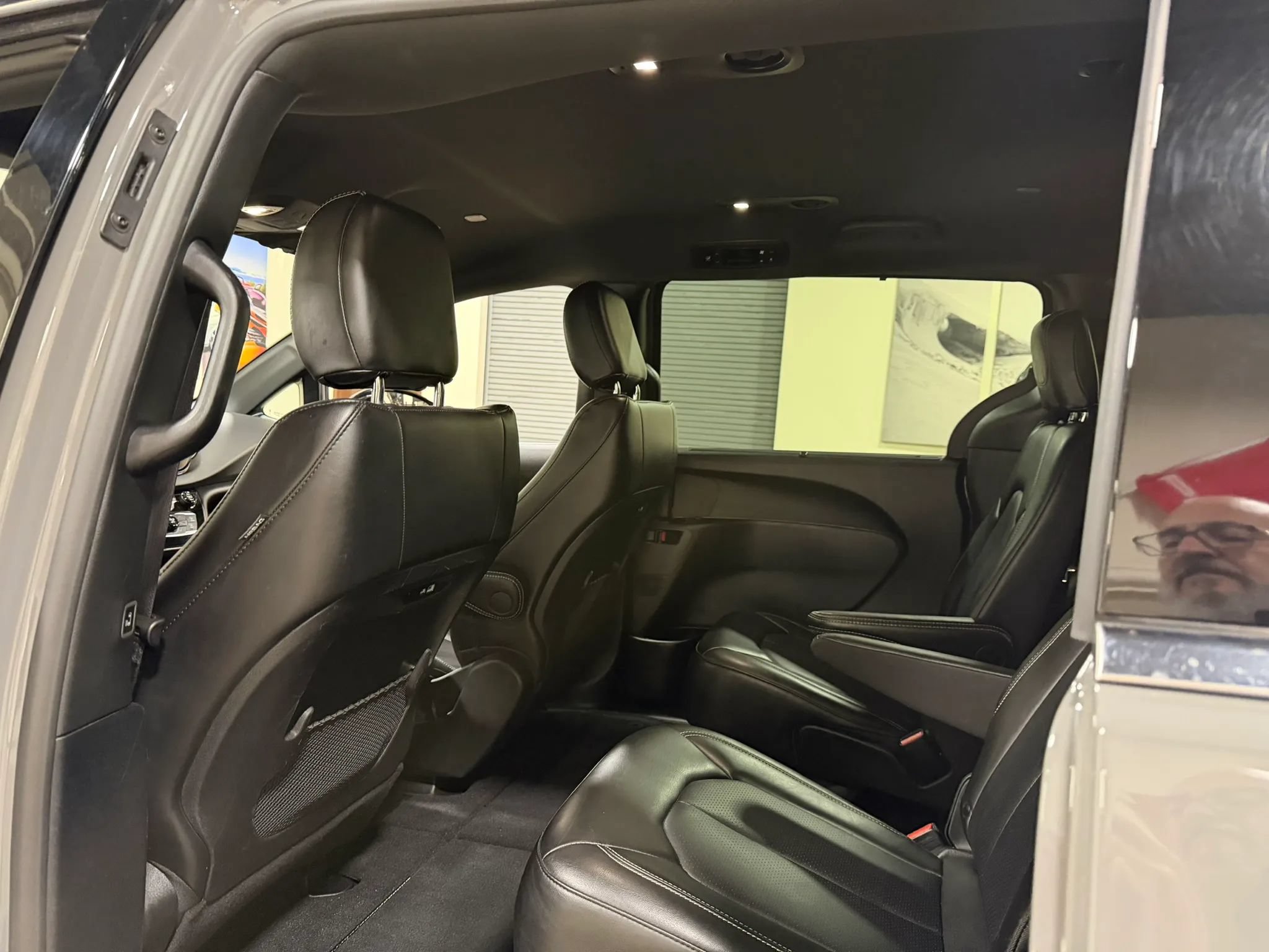 Used 2025 Chrysler Pacifica Select FWD image 42